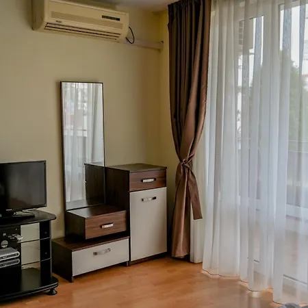 Daire Panorama Beach, фамилно студио Deluxe *